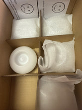 Load image into Gallery viewer, REES100-Z Battery Operated Floating Candles