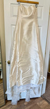 Load image into Gallery viewer, SHEFFIELD-A Creamy Ivory Strapless Silouette Gown. Size 6/8