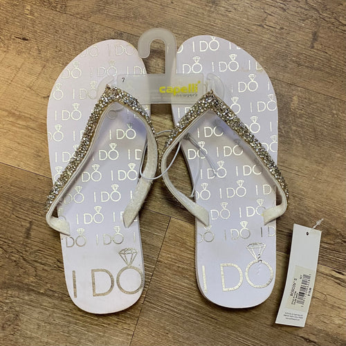 DAWS100-B “I DO” Flip Flops. Size 7, NWT