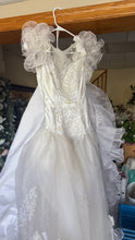 Load image into Gallery viewer, STON100-B Vintage Ballgown. Size 4