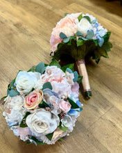 Load image into Gallery viewer, REES100-AH Pastel Pink &amp; Blue Bouquet