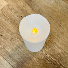 Load image into Gallery viewer, SMEG100-AF White Battery Operated Pillar Candle