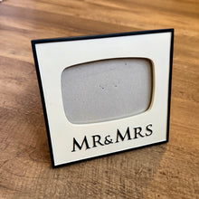 Load image into Gallery viewer, NESTOR-C 6x4” Mr &amp; Mrs Frame