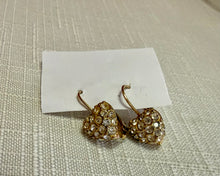 Load image into Gallery viewer, LUND100-H Assorted Earrings