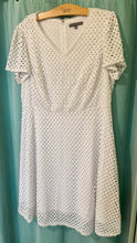 Load image into Gallery viewer, THOMPSON-L White Eyelet, Lace Dress. Size 14W