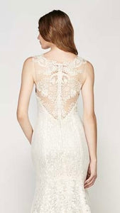 LYNN100-I Crème/Sand Lace Gown. Size 4