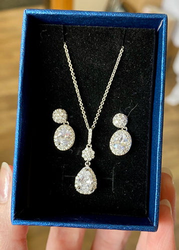 AGAG100-O Rhinestone Earrings & Necklace Set
