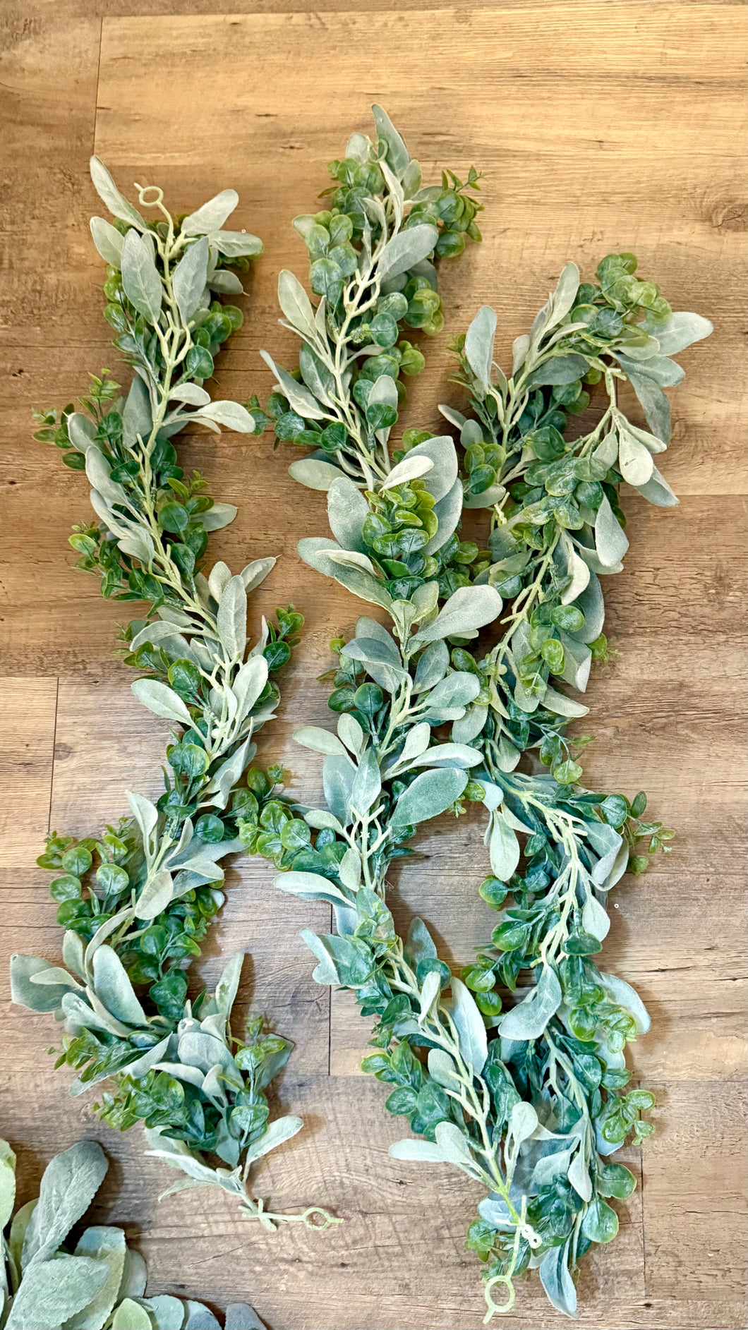 REES100-BA Eucalyptus & Lambs-Ear Mini Garlands