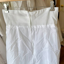 Load image into Gallery viewer, BATE-C Fit &amp; Flare Crinoline. Size 8