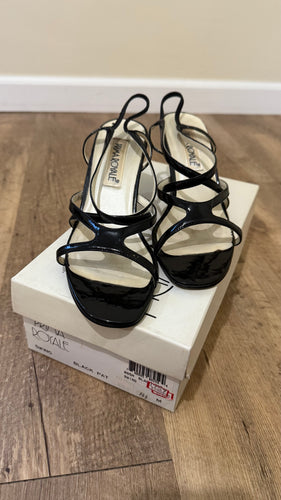 WILS300-G Black Strap Heel. Size 8.5