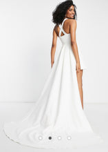 Load image into Gallery viewer, ROME100-C Short, White Dress with Train. Size 6