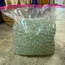 Load image into Gallery viewer, WILSON-T Marble Vase Filler