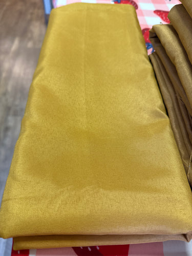 BRAC100-M Rectangular Golden Honey Tablecloth
