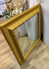 Load image into Gallery viewer, SMEG100-DN 19” Square, Gold Mirror