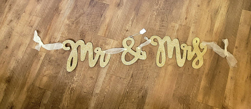 MCKI100-L “Mr & Mrs” Gold Glitter Banner