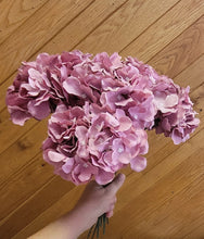 Load image into Gallery viewer, ILLI100-M Mauve Hydrangea Floral Filler