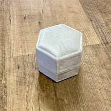 Load image into Gallery viewer, SMEG100-DB Off-White Ring Box