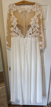 Load image into Gallery viewer, SPAYDE-A Long Sleeve Appliqué, A-Line Gown. NWOT, Size 18W