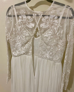 ZAFF100-C Ivory Lace Sleeves. Size 8