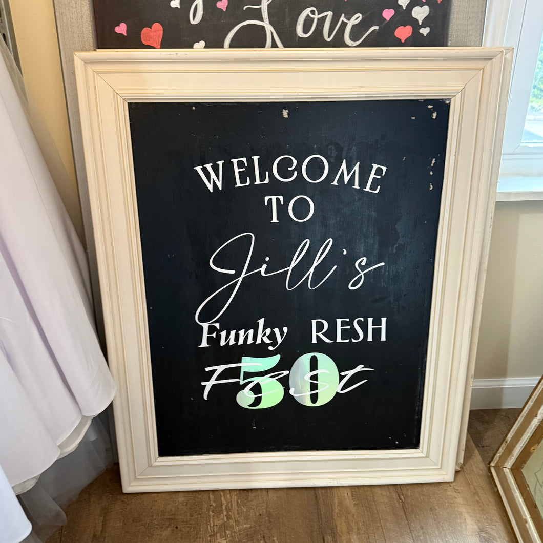 REES100-CD Wooden, White Frame Signage