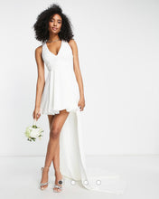 Load image into Gallery viewer, ROME100-C Short, White Dress with Train. Size 6
