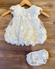 Load image into Gallery viewer, SCLE100-A Baby Girl Ivory Flower Dress. Size 3-6m
