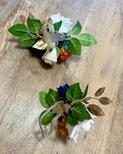 Load image into Gallery viewer, SMEG100-AU Burgundy &amp; Navy Wrist Corsage