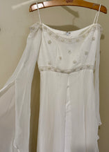 Load image into Gallery viewer, DEVLIN-A Off-The-Shoulder Ivory Gown. Size 6/8