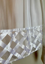 Load image into Gallery viewer, GASTON-A White Flower Girl Dress. Size 8