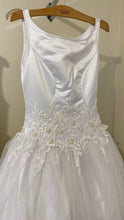 Load image into Gallery viewer, LYNN100-E White Satin Ball Gown With Detachable Train. Size 8