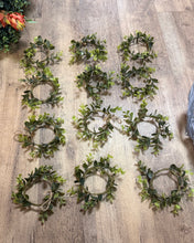 Load image into Gallery viewer, WILSON-Q Mini, Boxwood Wreaths
