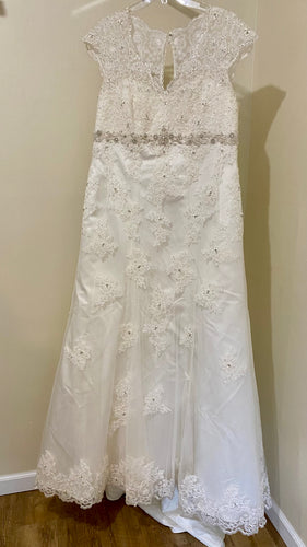 BEAN100-A Cap Sleeve, A-line Ivory Gown. Size 16W