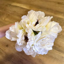 Load image into Gallery viewer, CUNN100-K Ivory Toss Bouquet
