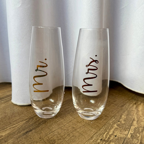 MCCO300-P Mr & Mrs Stemless Champagne Classes