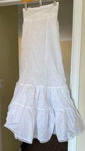 Load image into Gallery viewer, BATE-C Fit &amp; Flare Crinoline. Size 8