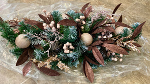 BEEN100-G Large Broom Swag- Pine/Christmas