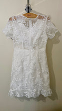 Load image into Gallery viewer, GOWN100-AC White Lace, Short Dress. Size S