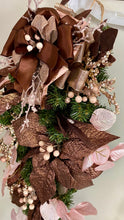 Load image into Gallery viewer, BEEN100-G Large Broom Swag- Pine/Christmas