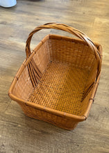 Load image into Gallery viewer, SMEG100-DM Wicker Picnic Basket