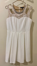 Load image into Gallery viewer, CHAR100-F White/Nude Rehearsal Dress. Size 14