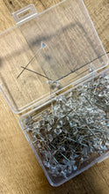 Load image into Gallery viewer, FLIC100-G Rhinestone Boutonnière Pins