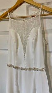 GATE200-B High Neck White Lace Gown. Size 6