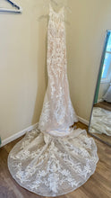 Load image into Gallery viewer, BUCC100- Sequins Ivory/Nude Fit &amp; Flare. Size 4 NWT