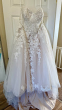 Load image into Gallery viewer, PIGZA-A NWT Ivory/Champagne Strapless Gown. Size 18W