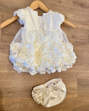 Load image into Gallery viewer, SCLE100-A Baby Girl Ivory Flower Dress. Size 3-6m