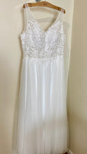 Load image into Gallery viewer, LANE100-A NWT White Tulle Gown. Size 20W