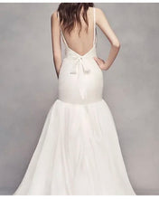 Load image into Gallery viewer, LUND100-M Ivory Fit &amp; Flare Gown. Size 12