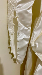 BELS100-A 1990 Ivory Satin, Long-Sleeve Gown. Size 4/6