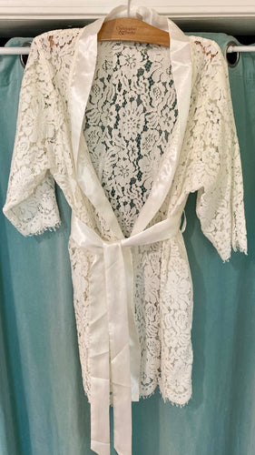 SMIT200-RA Off-White Lace Robe. Size S/M