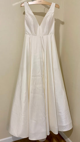 ZAFF100-A Ivory Satin Gown. Size 10